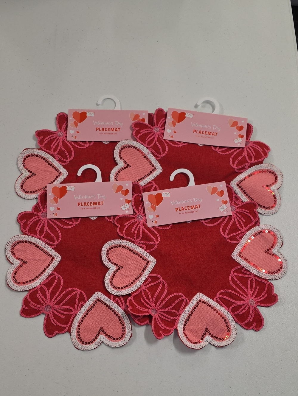 Set Of 4 Valentine's Day 15" Round Hearts & Bows Placemats Red Pink White - NEW